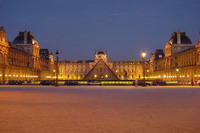 лувр – одна из главных достопримечательностей парижа и всей франции